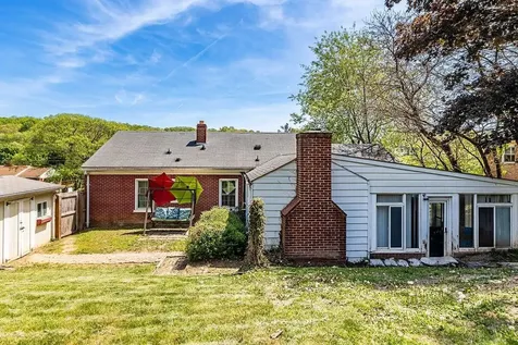 1502 Armstrong Avenue Staunton VA 24401