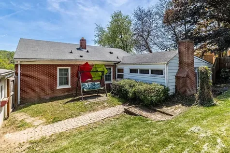 1502 Armstrong Avenue Staunton VA 24401