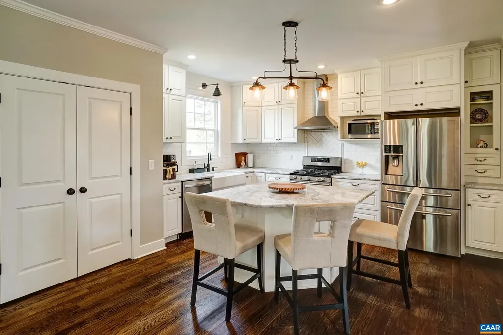 3324 Morgantown Road Ivy VA 22903