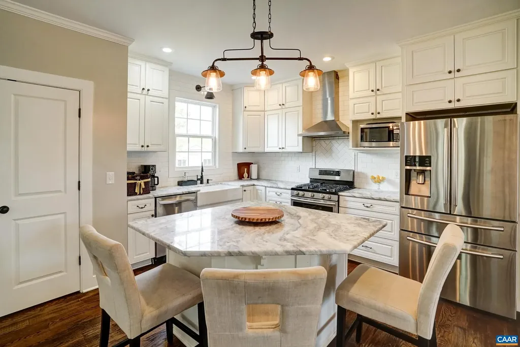 3324 Morgantown Road Ivy VA 22903