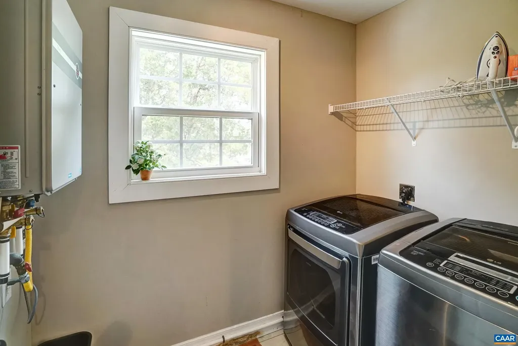 3324 Morgantown Road Ivy VA 22903