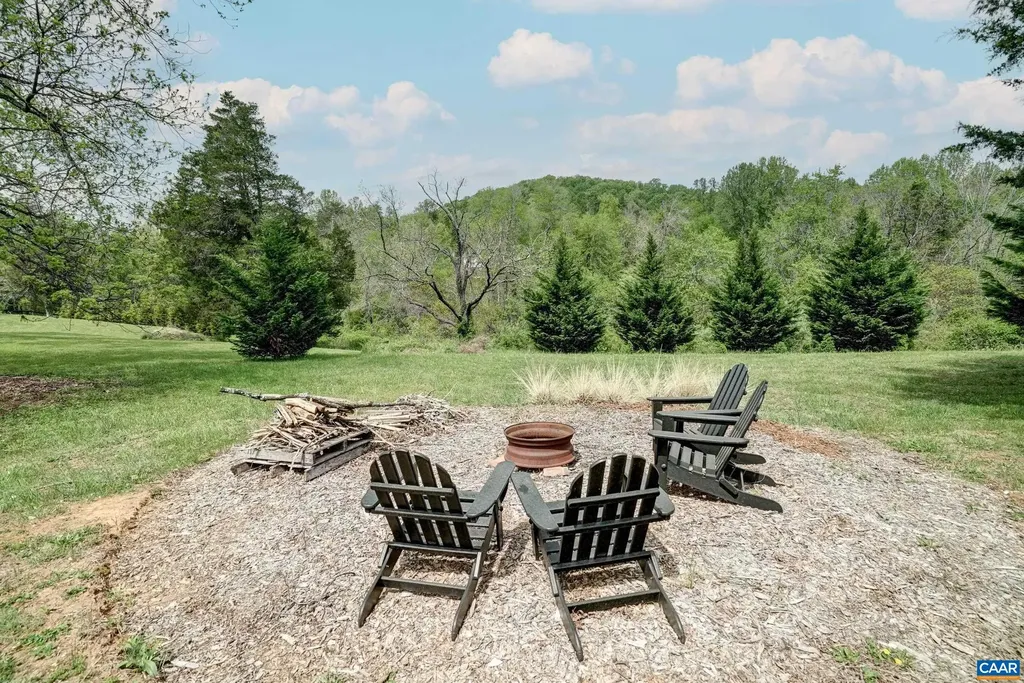 3324 Morgantown Road Ivy VA 22903