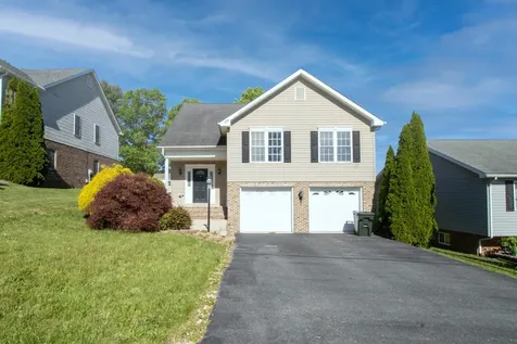 502 Ritchie Boulevard Staunton VA 24401