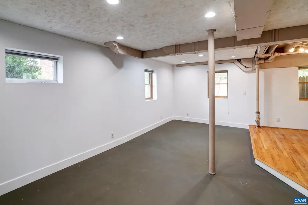 807 Hillcrest Road Charlottesville VA 22903