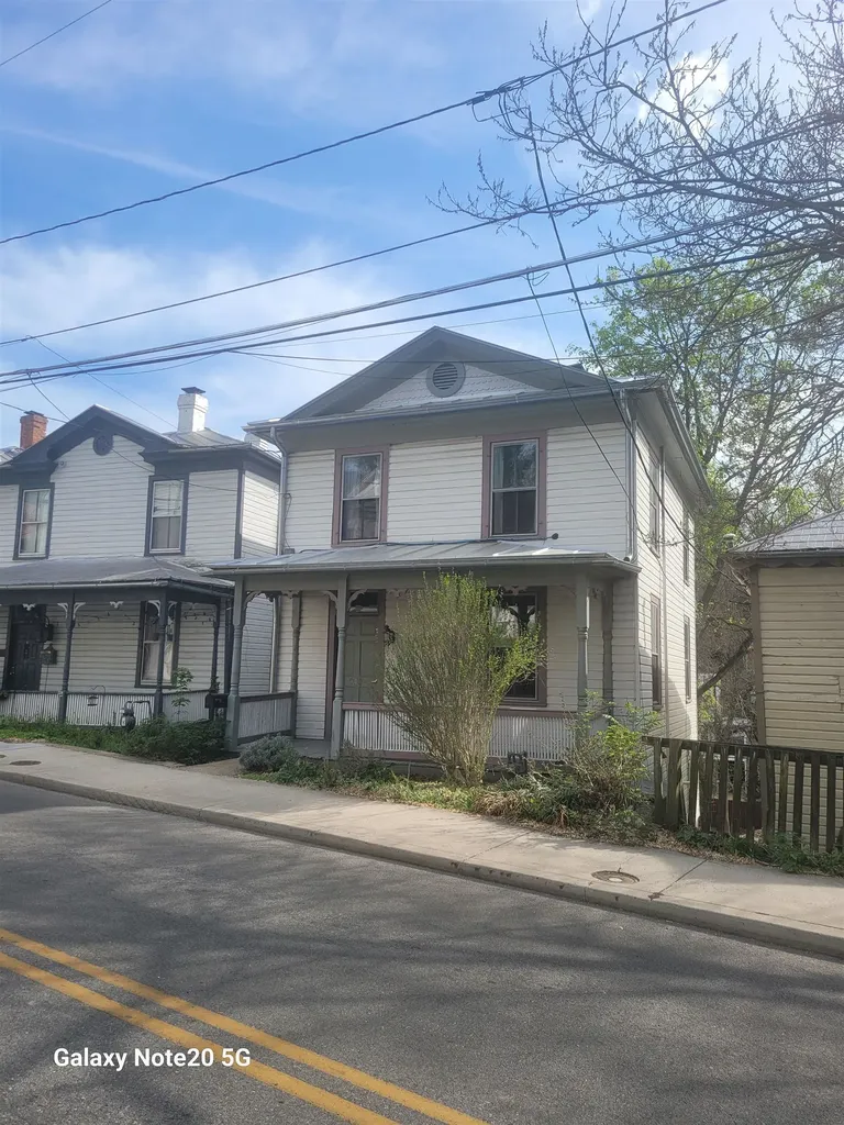 940 Beverley Street W Staunton VA 24401