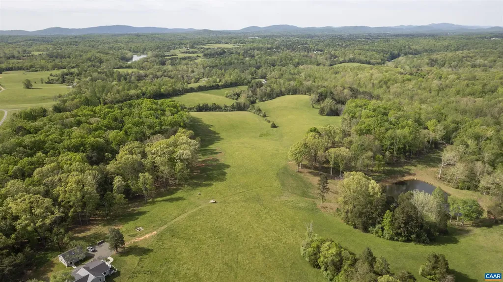 3729 A Reas Ford Lane Earlysville VA 22936