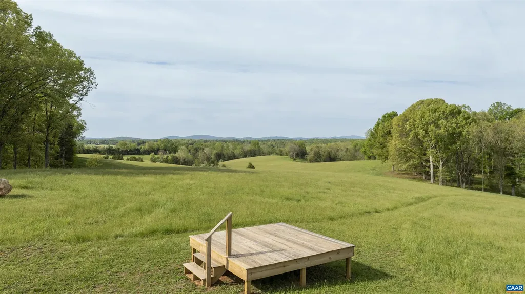 3729 A Reas Ford Lane Earlysville VA 22936