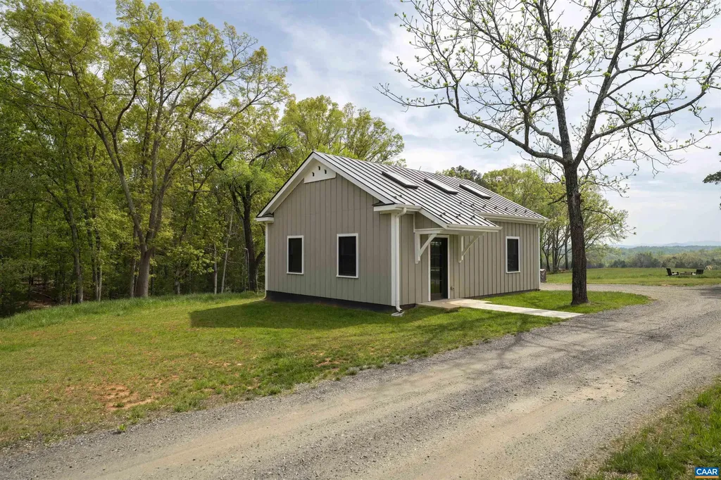 3729 A Reas Ford Lane Earlysville VA 22936