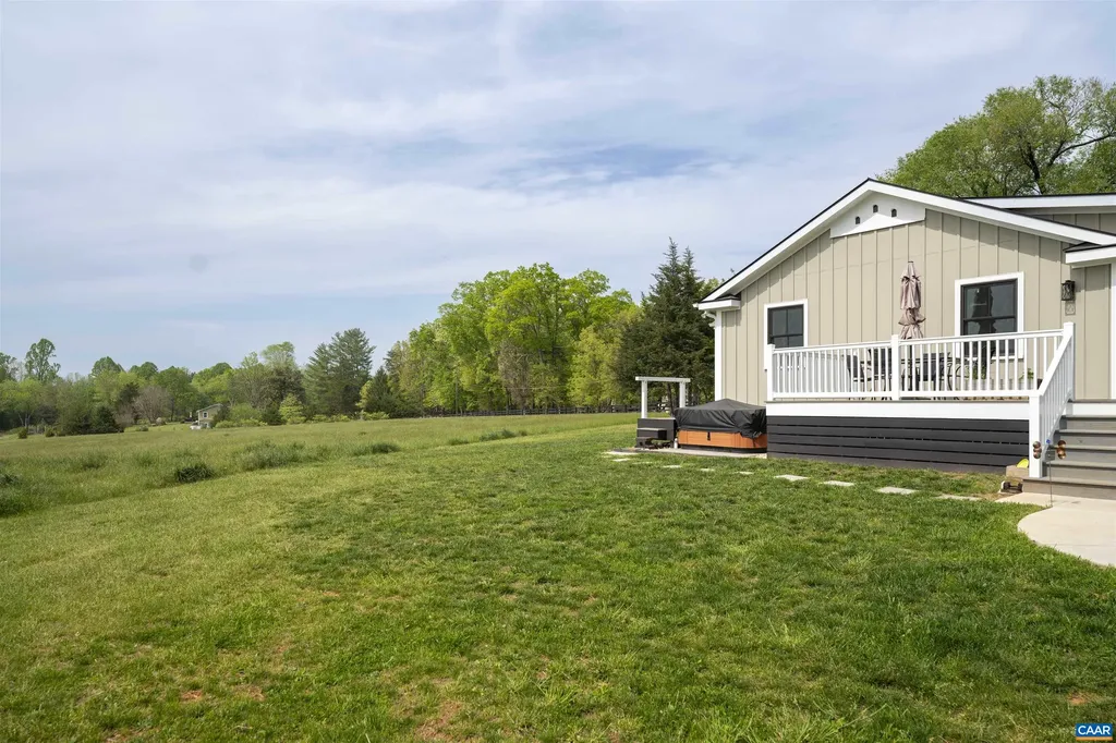 3729 A Reas Ford Lane Earlysville VA 22936