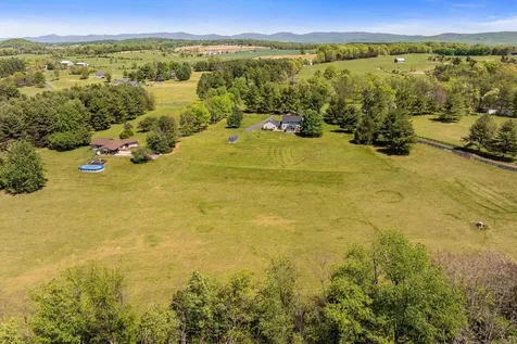 137 Misty Trail Waynesboro VA 22980