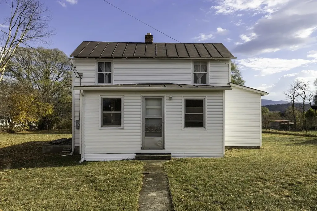 11904 North Valley Pike Broadway VA 22815