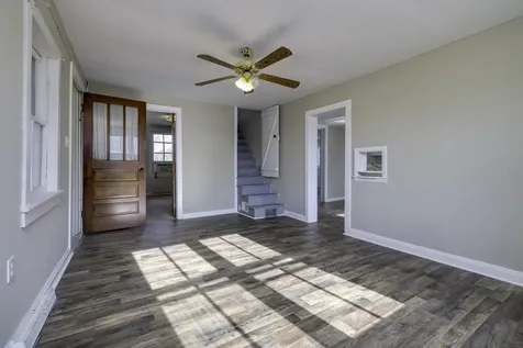 11904 North Valley Pike Broadway VA 22815