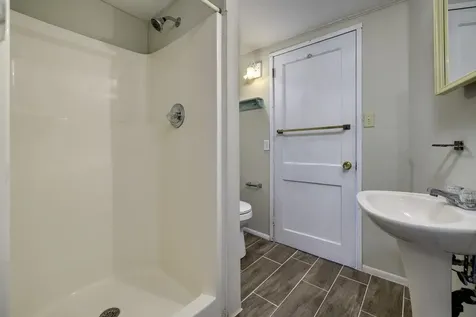 11904 North Valley Pike Broadway VA 22815