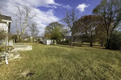 11904 North Valley Pike Broadway VA 22815