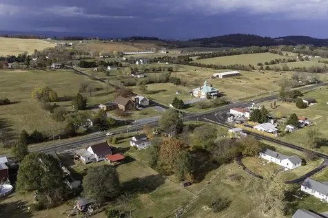 11904 North Valley Pike Broadway VA 22815