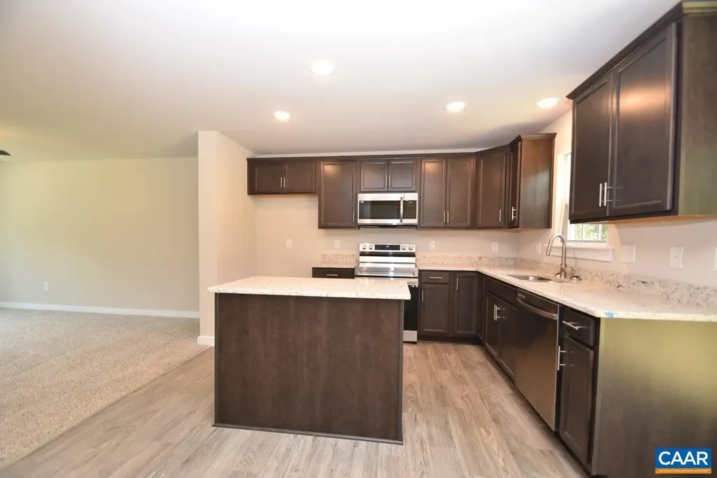 12 Derosa Court Palmyra VA 22963