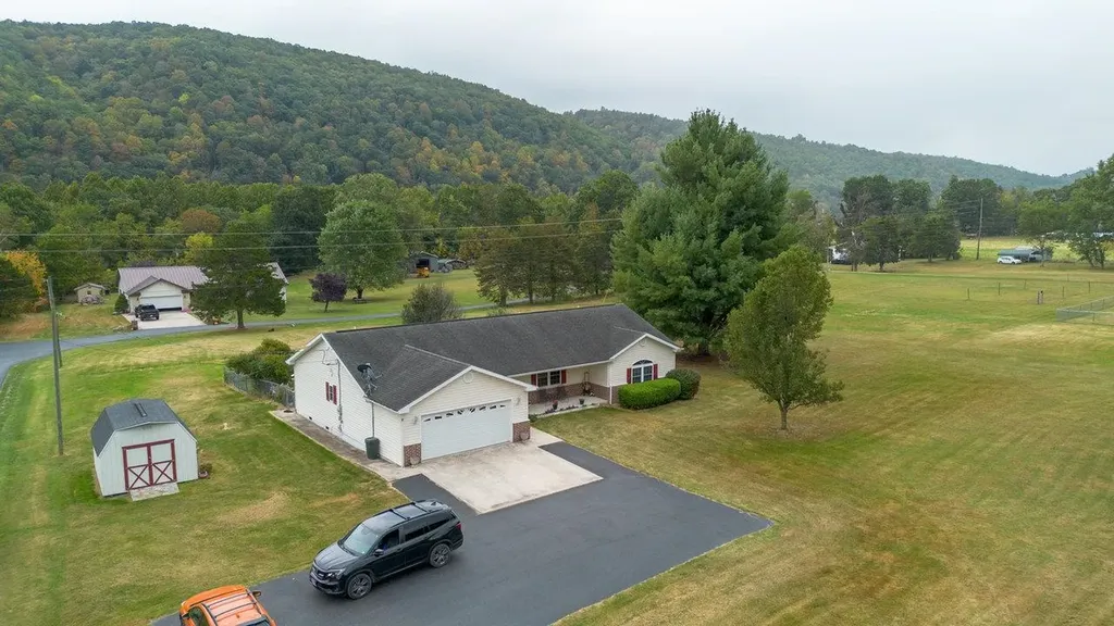 3496 Petersburg Pike Franklin WV 26807