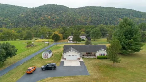 3496 Petersburg Pike Franklin WV 26807