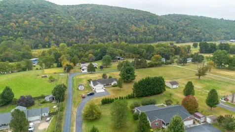 3496 Petersburg Pike Franklin WV 26807