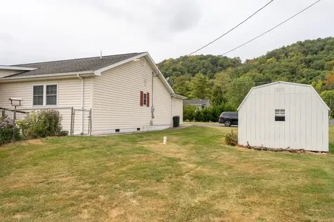 3496 Petersburg Pike Franklin WV 26807