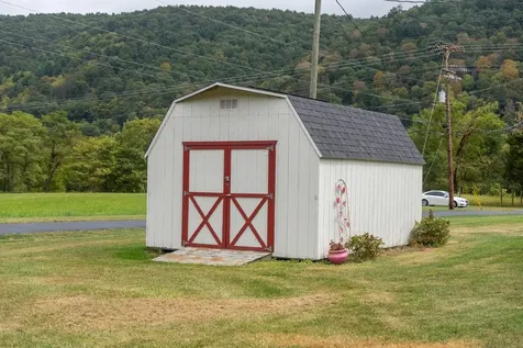 3496 Petersburg Pike Franklin WV 26807