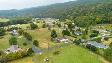 3496 Petersburg Pike Franklin WV 26807