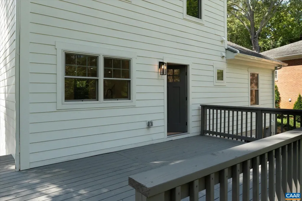 1614 Cambridge Circle Charlottesville VA 22903