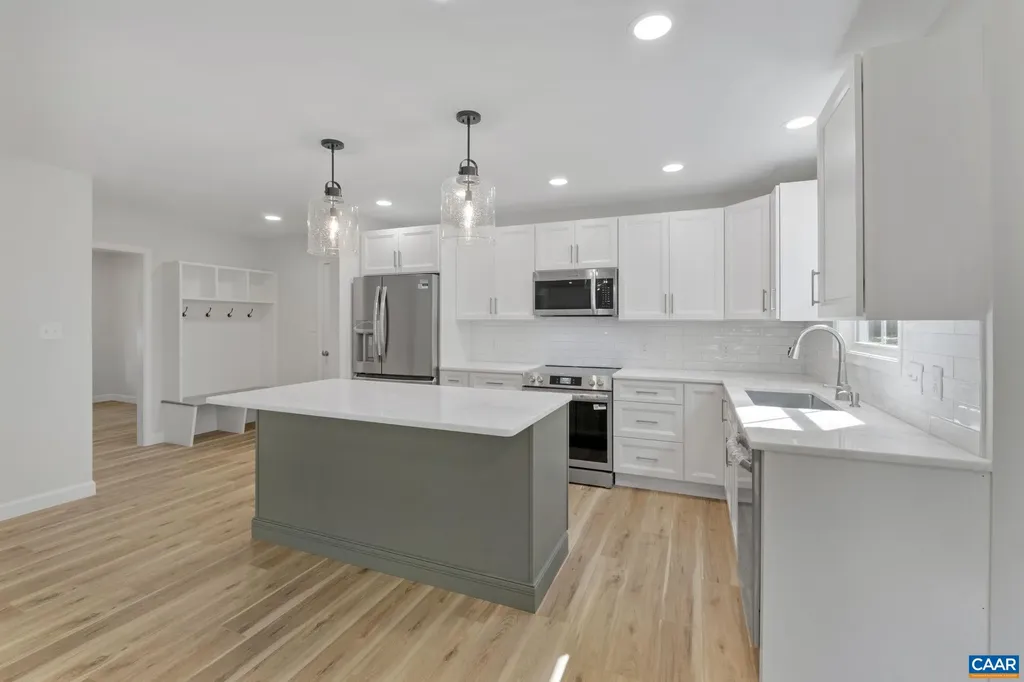 6 Condor Road Palmyra VA 22963