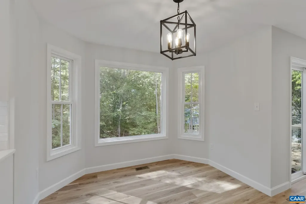 6 Condor Road Palmyra VA 22963