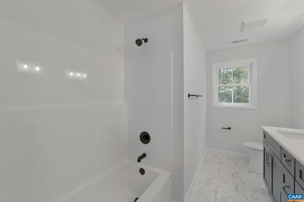 6 Condor Road Palmyra VA 22963