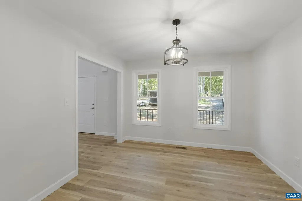 6 Condor Road Palmyra VA 22963