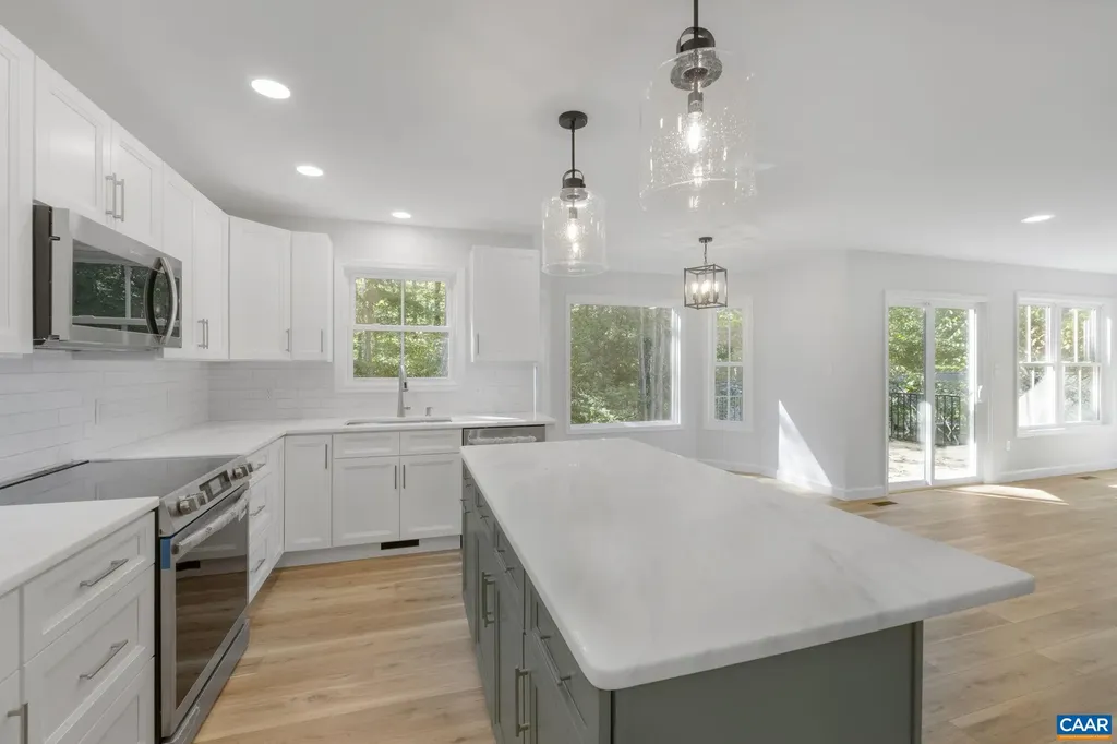 6 Condor Road Palmyra VA 22963