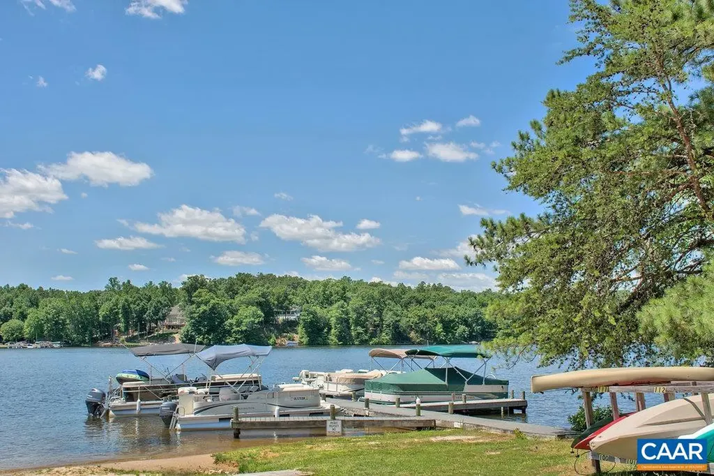 6 Condor Road Palmyra VA 22963