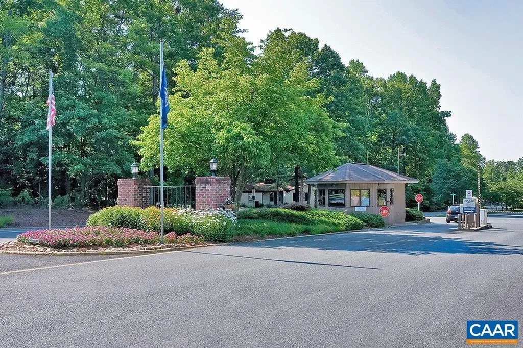 6 Condor Road Palmyra VA 22963