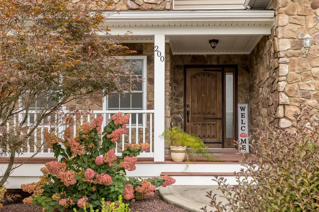 200 Kensington Drive Elkton VA 22827