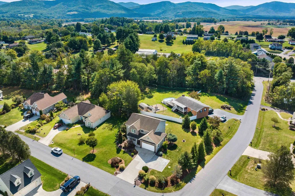 200 Kensington Drive Elkton VA 22827