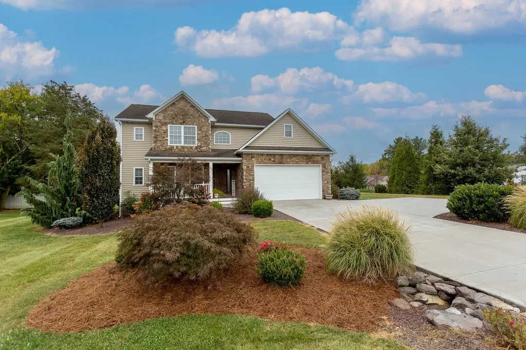 200 Kensington Drive Elkton VA 22827