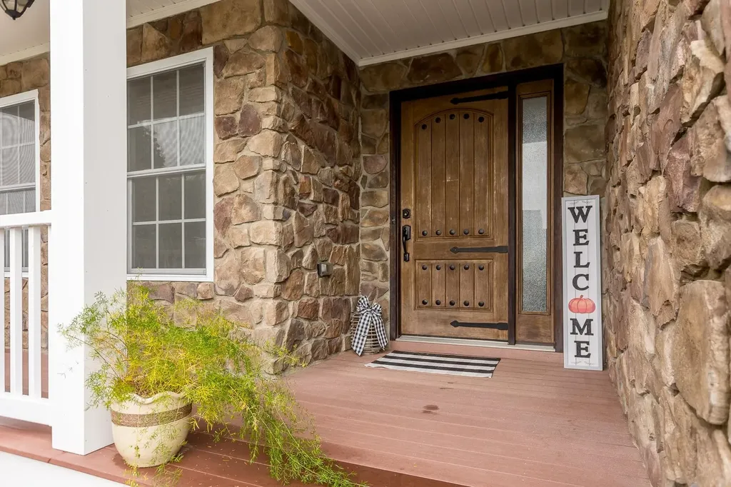 200 Kensington Drive Elkton VA 22827