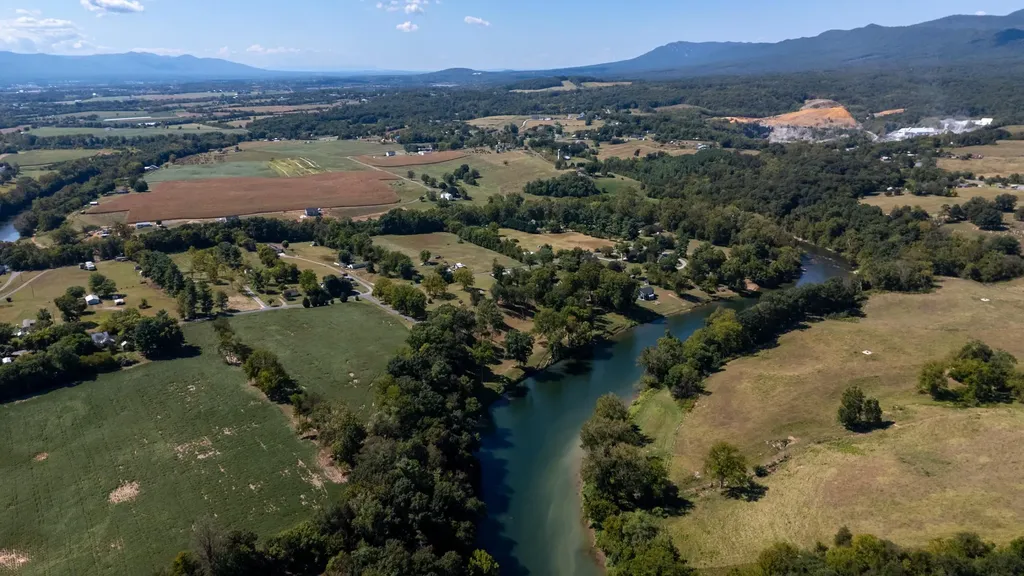 4348 Park Way Elkton VA 22827