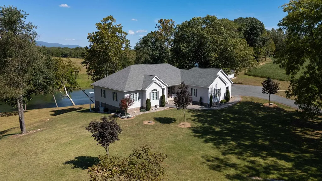 4348 Park Way Elkton VA 22827