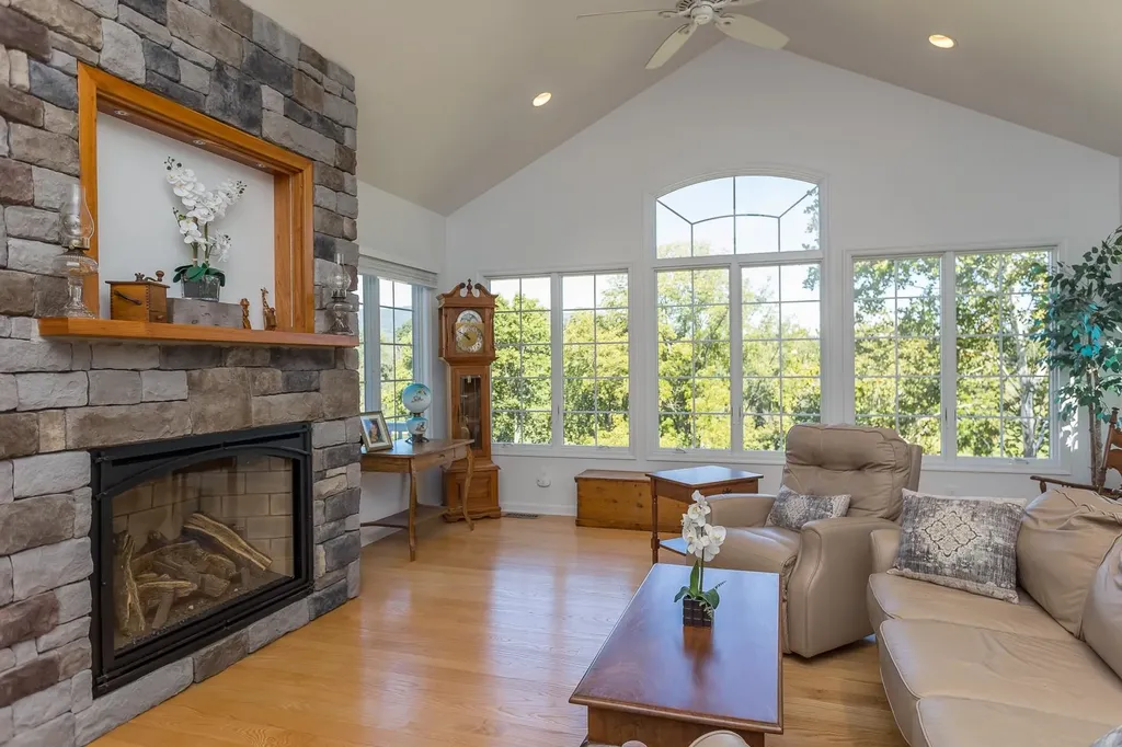 4348 Park Way Elkton VA 22827