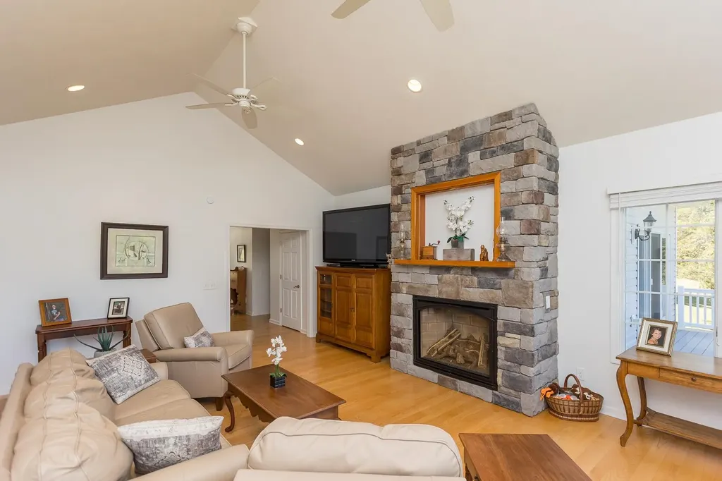 4348 Park Way Elkton VA 22827