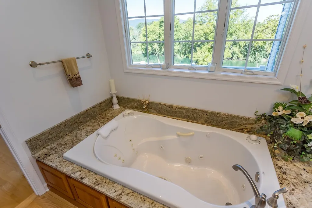 4348 Park Way Elkton VA 22827