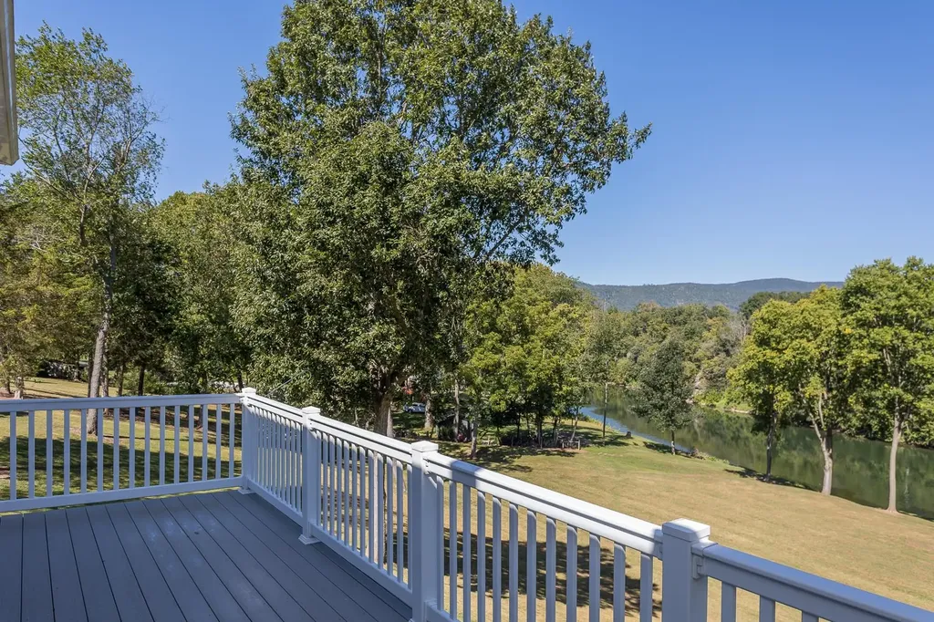 4348 Park Way Elkton VA 22827