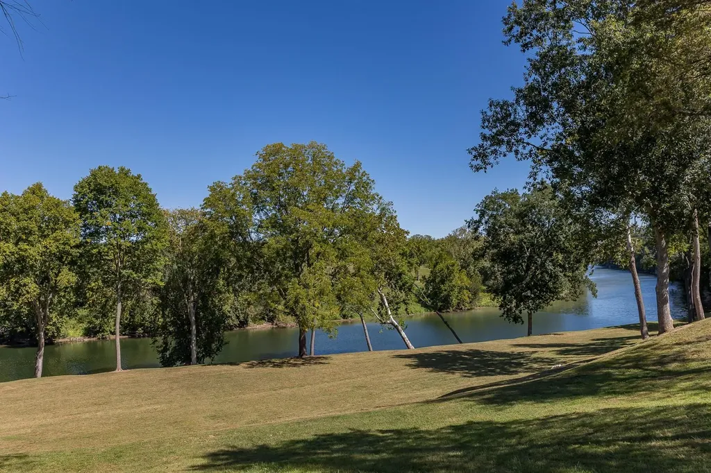 4348 Park Way Elkton VA 22827