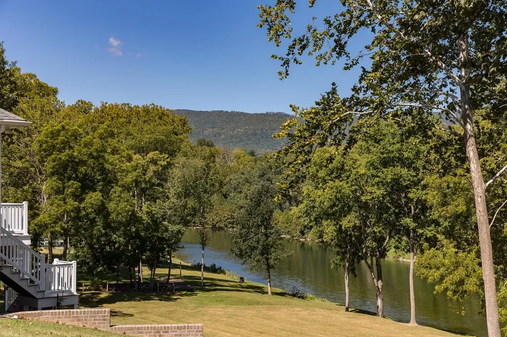 4348 Park Way Elkton VA 22827