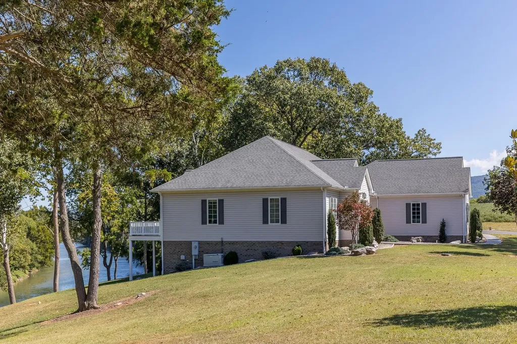 4348 Park Way Elkton VA 22827