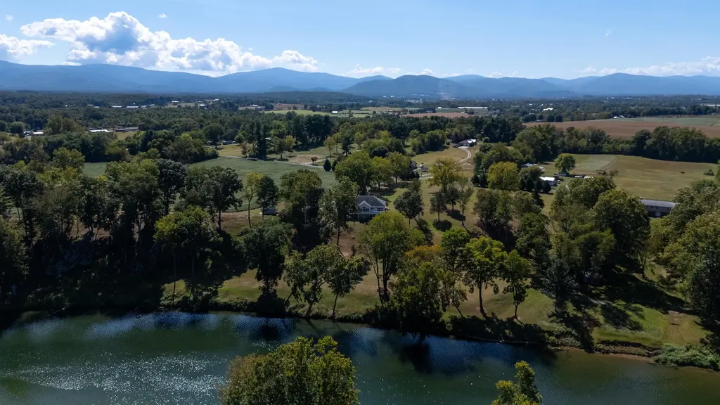 4348 Park Way Elkton VA 22827