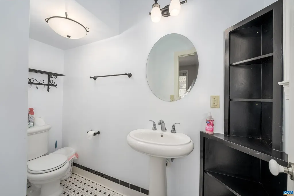 128 West Street Louisa VA 23093