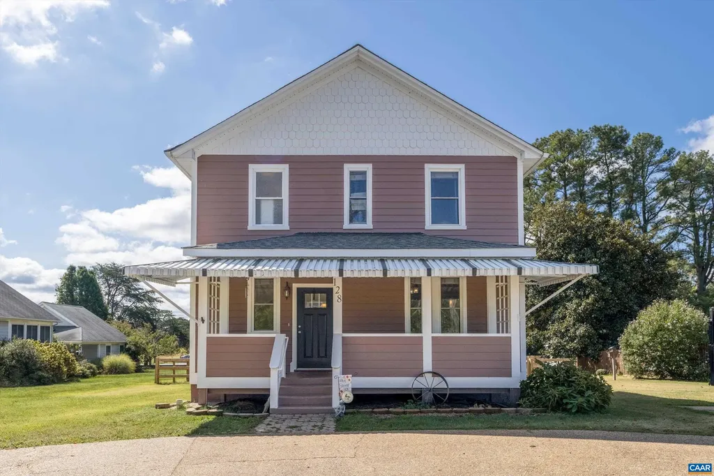 128 West Street Louisa VA 23093